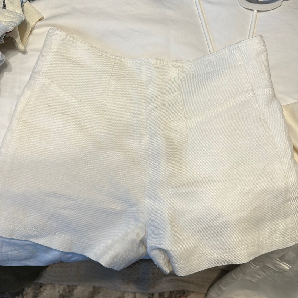 Alex Colton High rise shorts